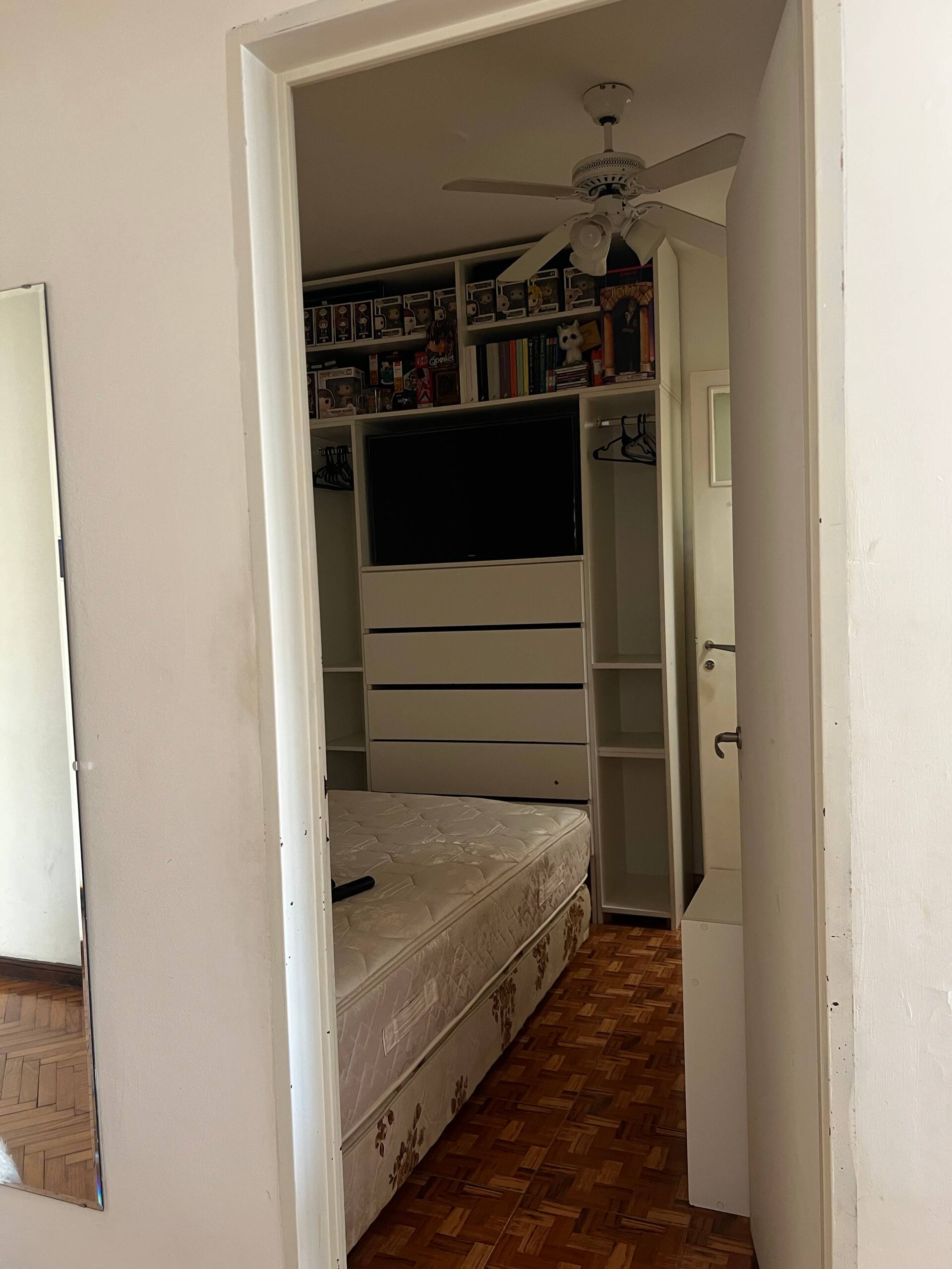 Room with private bathroom for rent in Balvanera