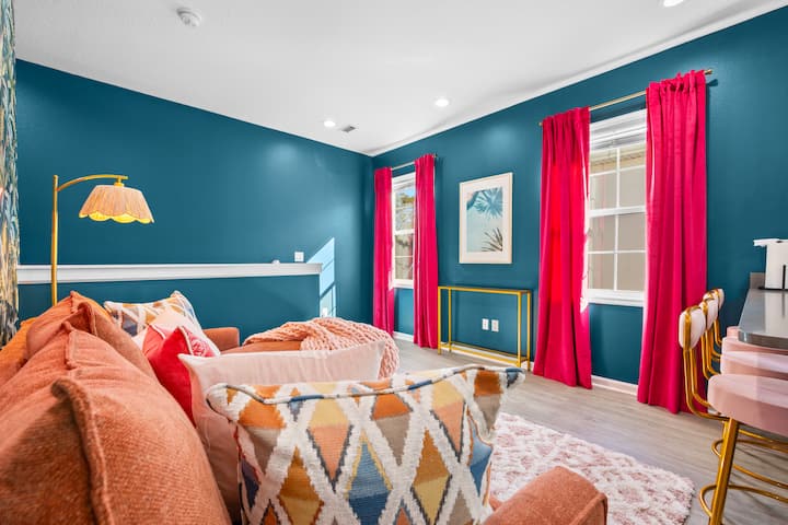 Chic Boho City Retreat | Tampa Heights | Sleeps 4 - Tampa, FL