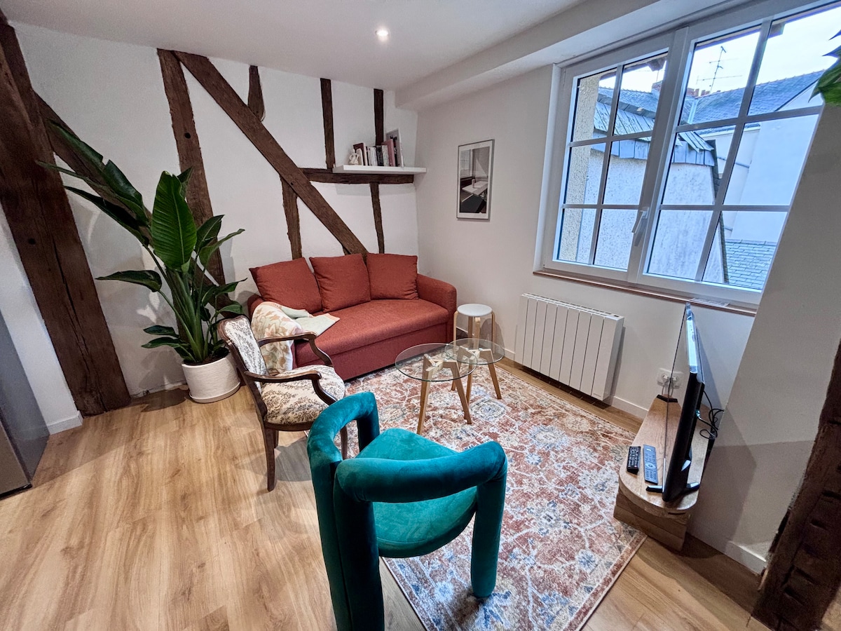 Top Airbnb: The Donjon de la Doutre in Angers