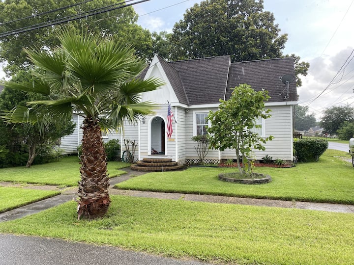 Cozy Cottage - Kenner, LA
