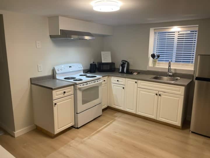 Sapperton Suite - New Westminster