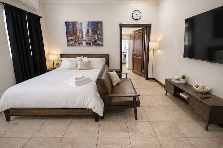 Chic Studio | Prime Location | W/d | Long Stays - El Paso, TX