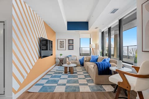 Successful Airbnb property: Dt Spacious and Vibrant | Kng Bed| Outdoor patio in Eau Claire