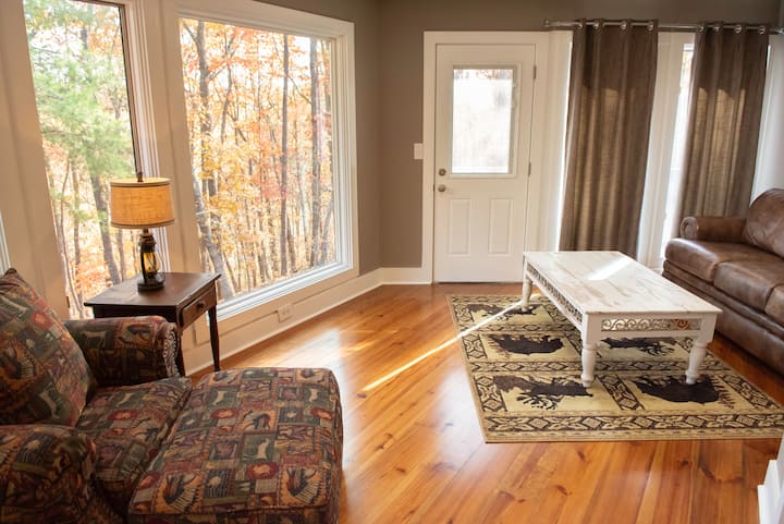 Three Chimney Lodge - Hot Tub, Game Room, Fire Pit - Dahlonega, GA