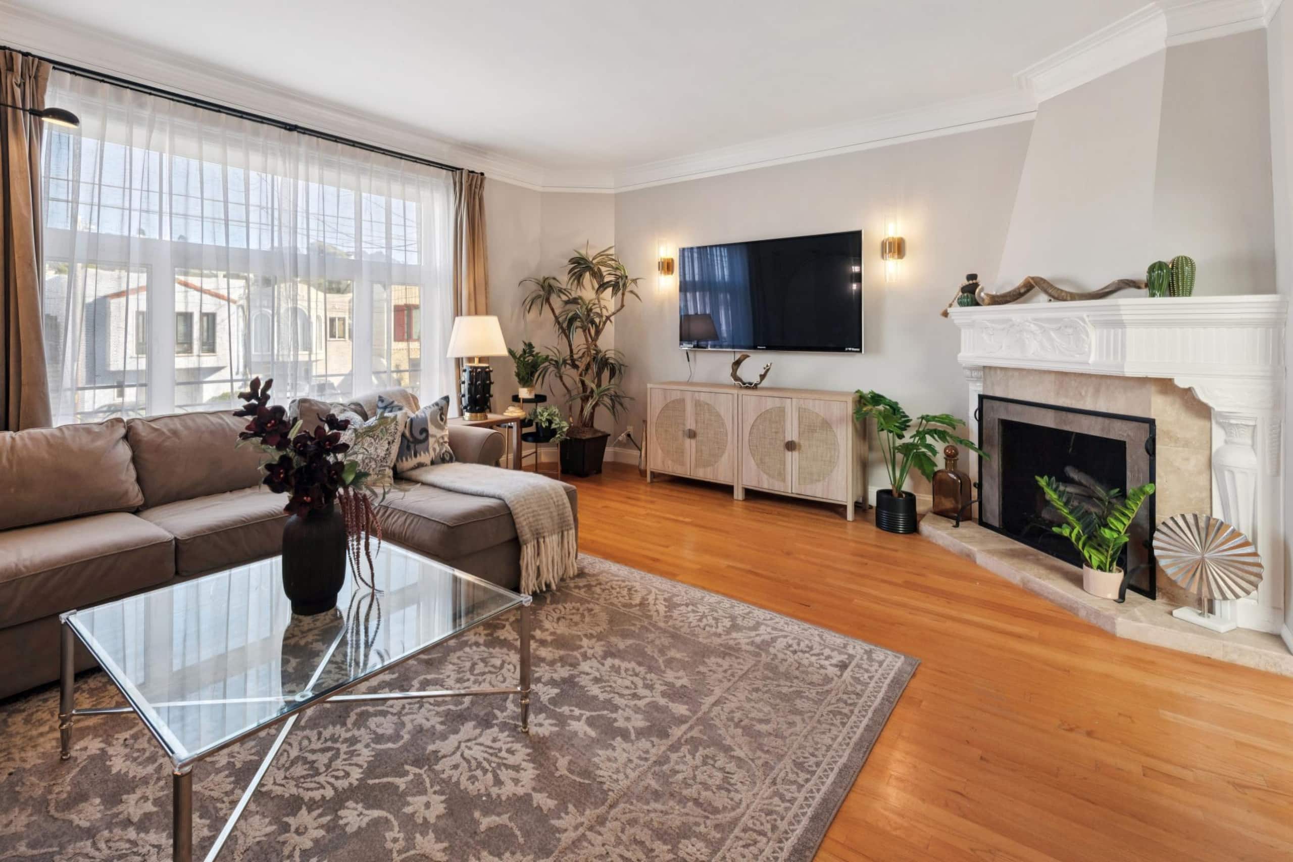 Home in San Francisco · ★4.96 · 3 bedrooms · 4 beds · 1 bath - Image 1