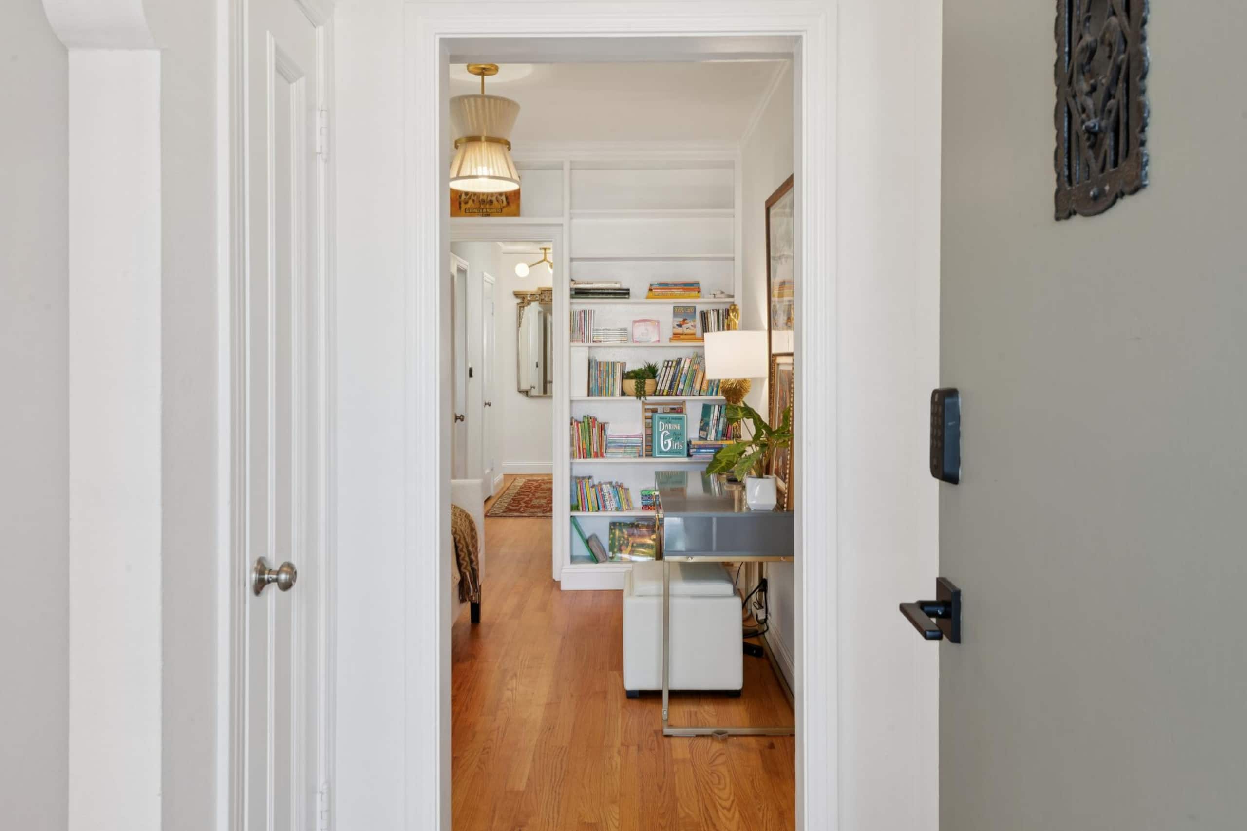 Home in San Francisco · ★4.96 · 3 bedrooms · 4 beds · 1 bath - Image 51