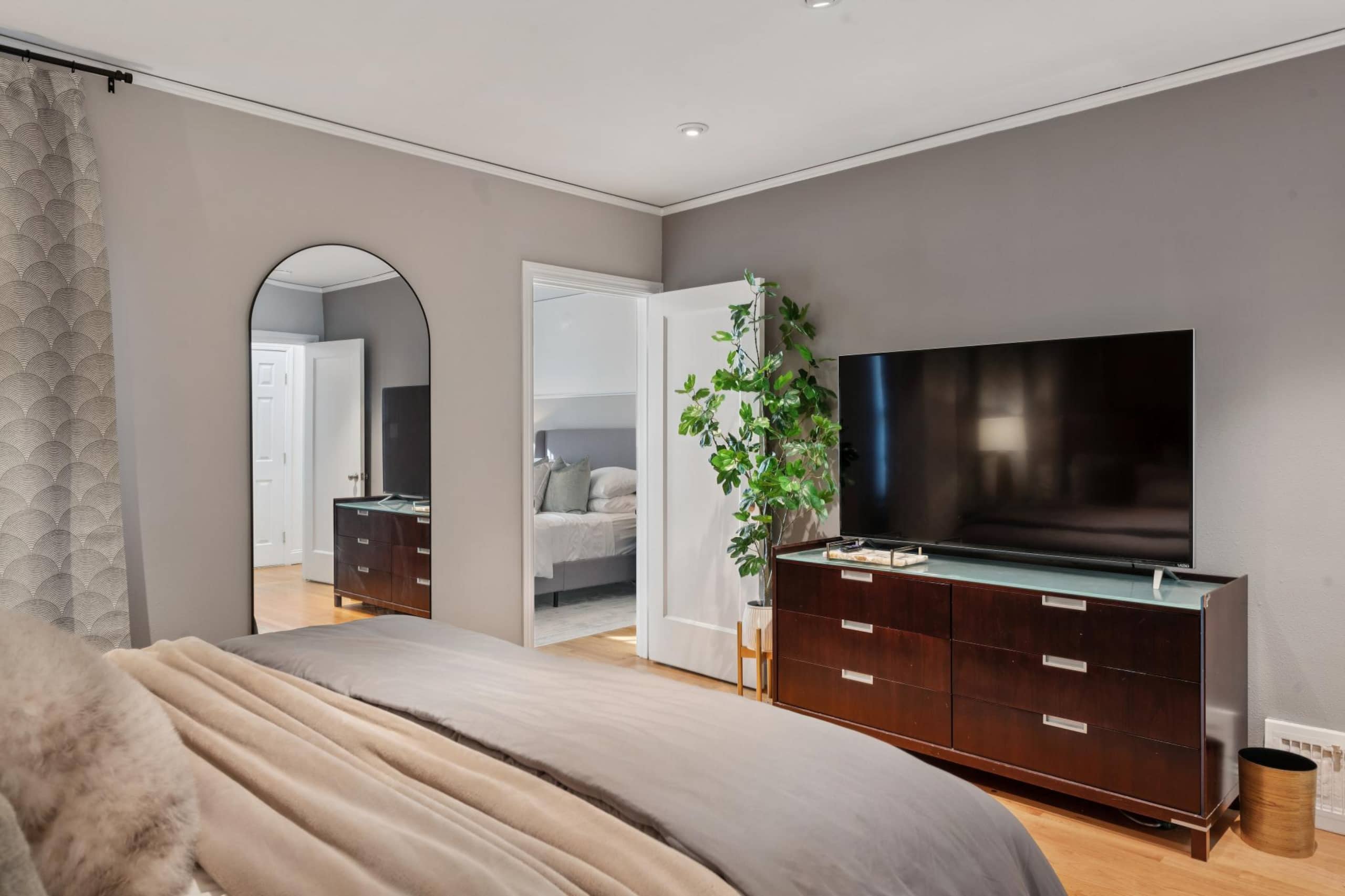 Home in San Francisco · ★4.96 · 3 bedrooms · 4 beds · 1 bath - Image 33