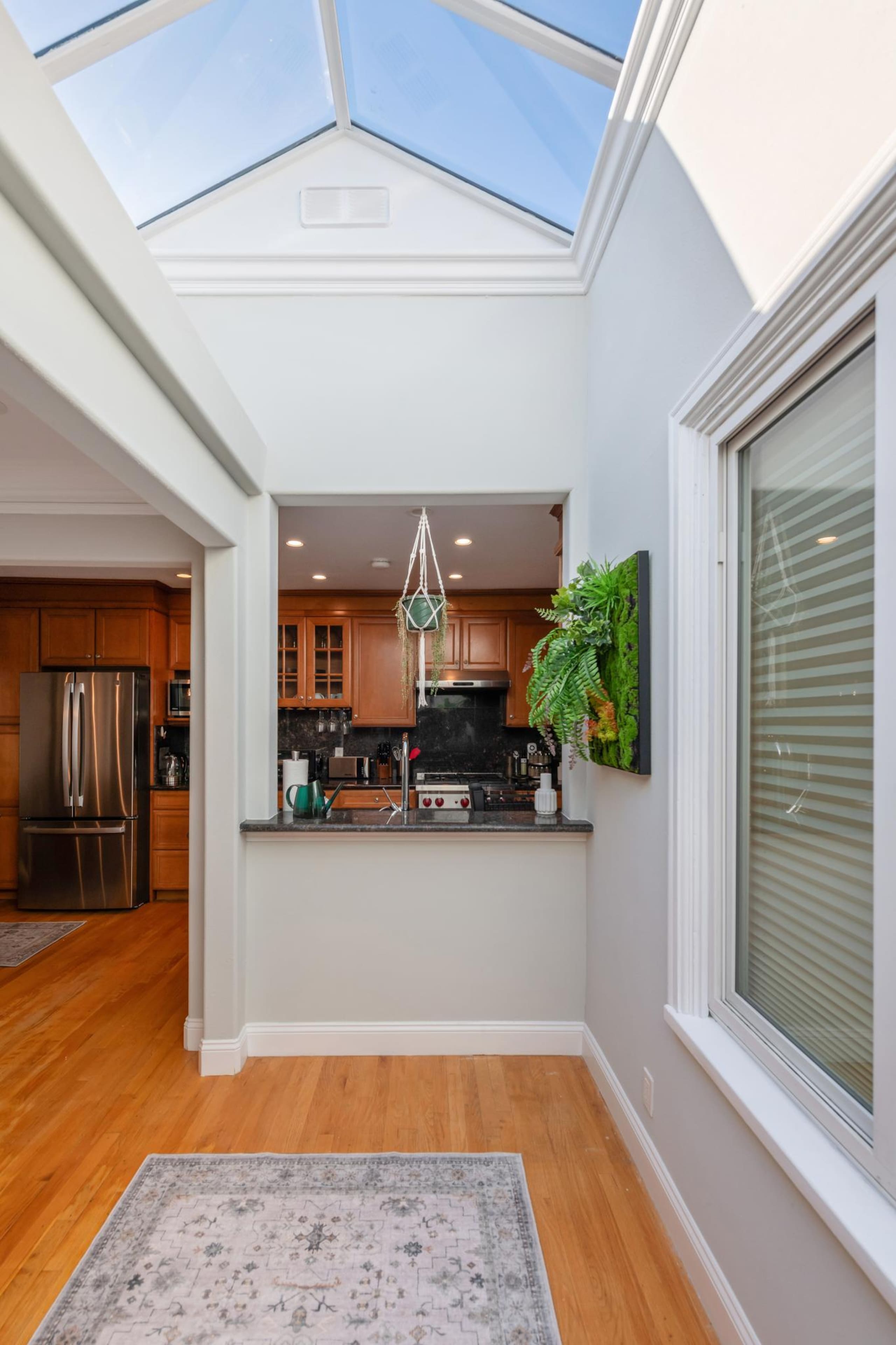 Home in San Francisco · ★4.96 · 3 bedrooms · 4 beds · 1 bath - Image 9