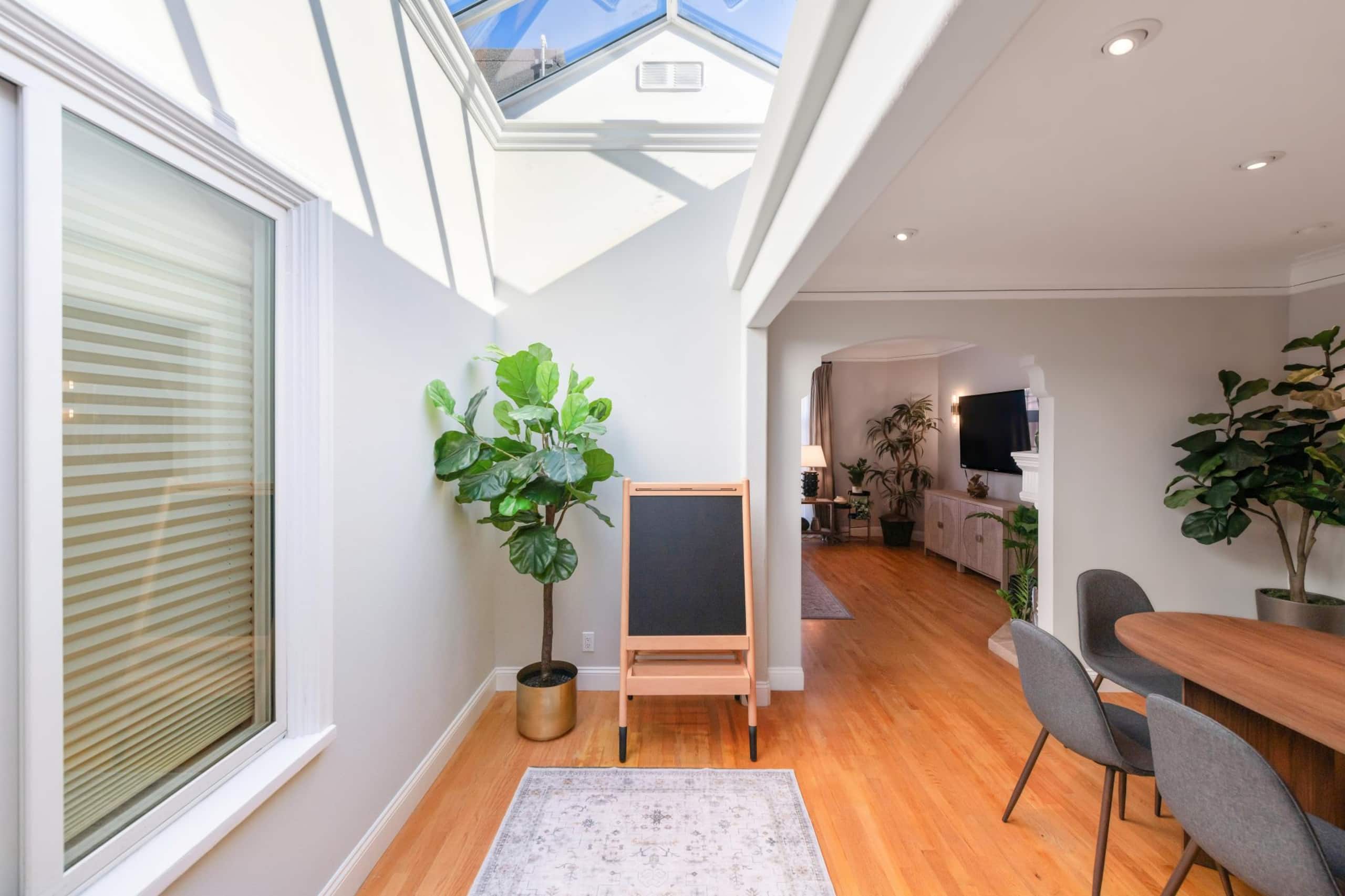 Home in San Francisco · ★4.96 · 3 bedrooms · 4 beds · 1 bath - Image 24