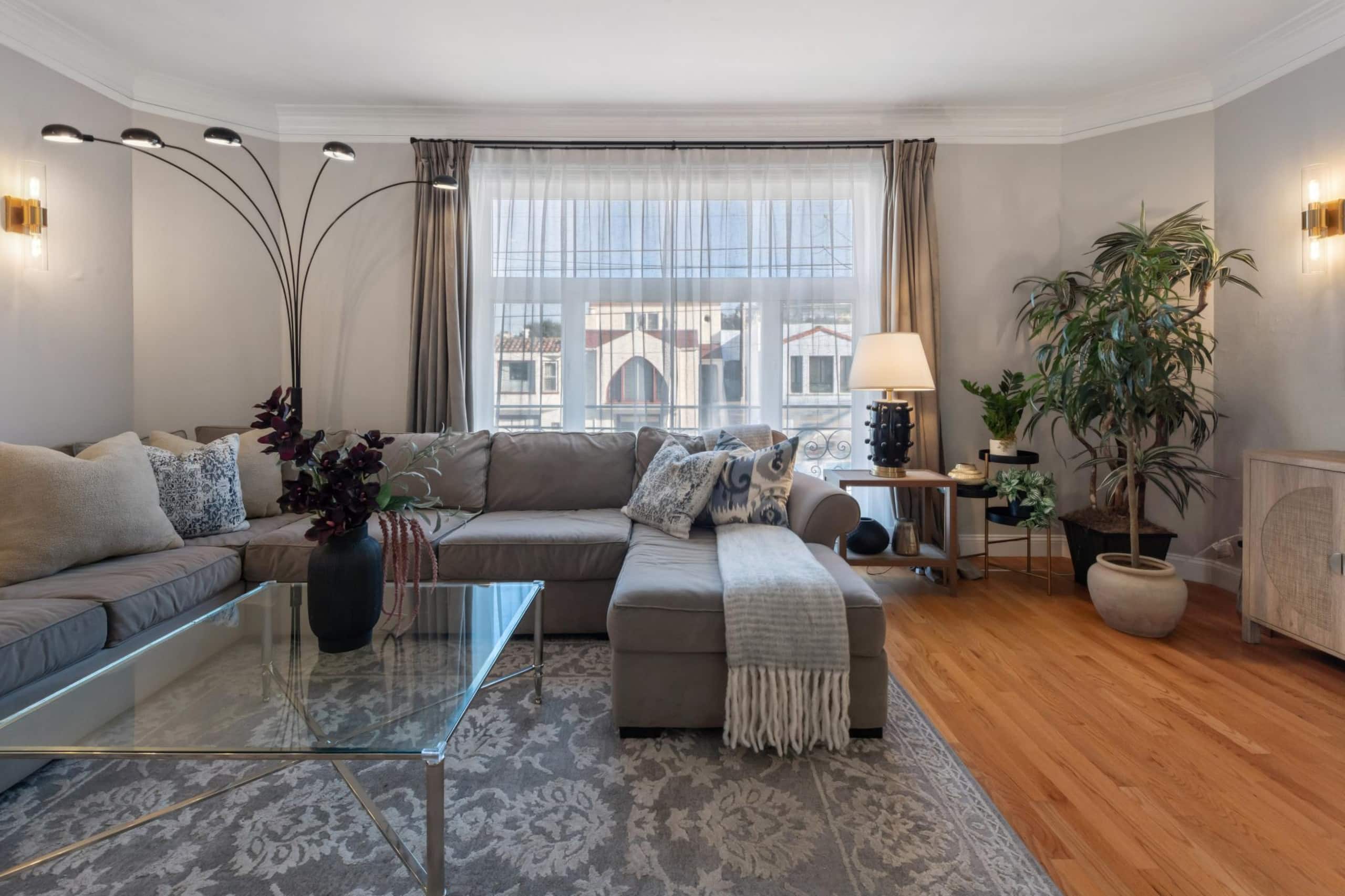 Home in San Francisco · ★4.96 · 3 bedrooms · 4 beds · 1 bath - Image 2
