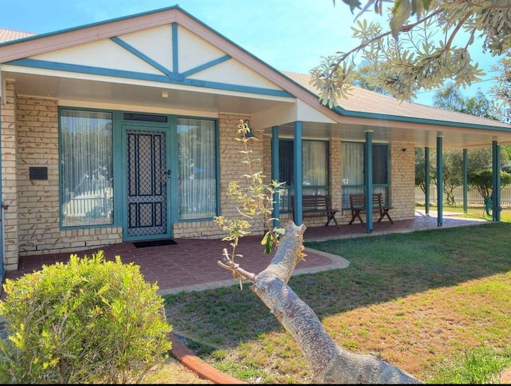 Pier On Pilot Hideaway - Hervey Bay