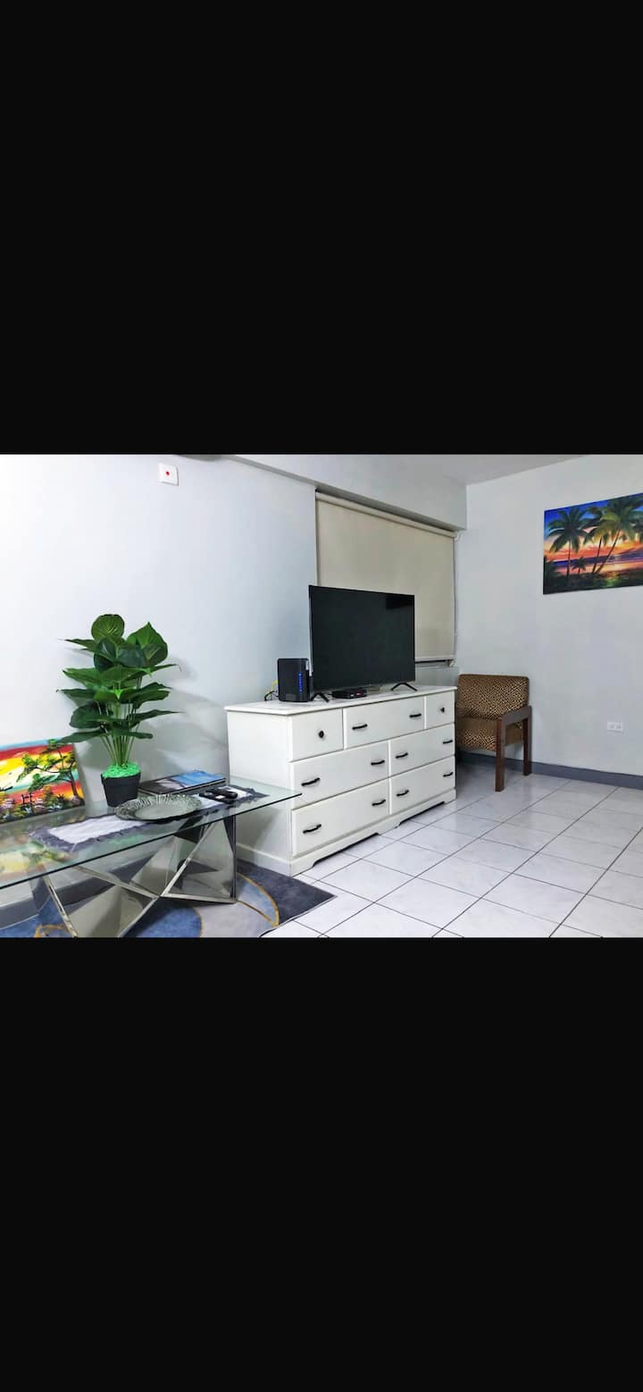 Island Light Retreat (11f) - Walk To The Beach - Ocho Ríos