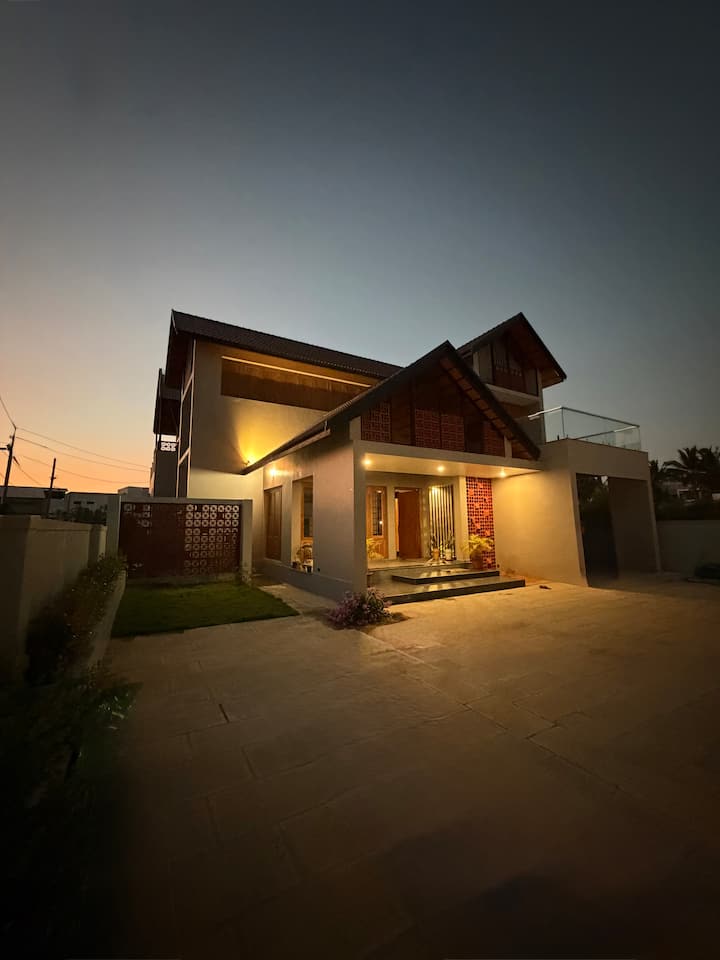 Miktam - A thoughtfully designed family retreat