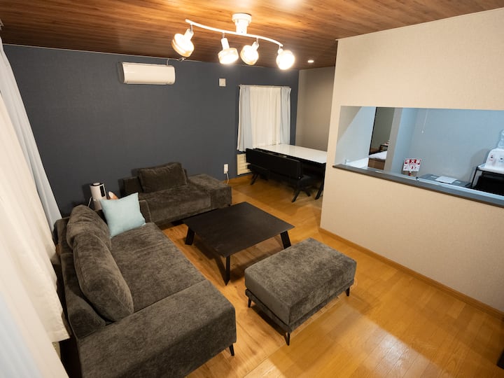 5lldk戸建/150㎡/バストイレ2/すすきの駅徒歩約20分/無料駐車場2台/キッチン2台完備 - Sapporo