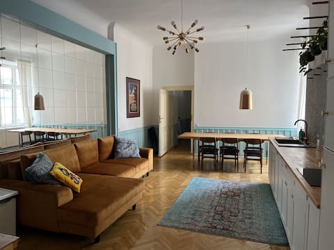 180m2 apt. 5 bdrms, 5 bathrooms, Center of Warsaw!