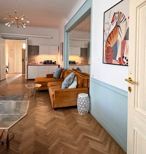 180m2 apt. 5 bdrms, 5 bathrooms, Center of Warsaw!