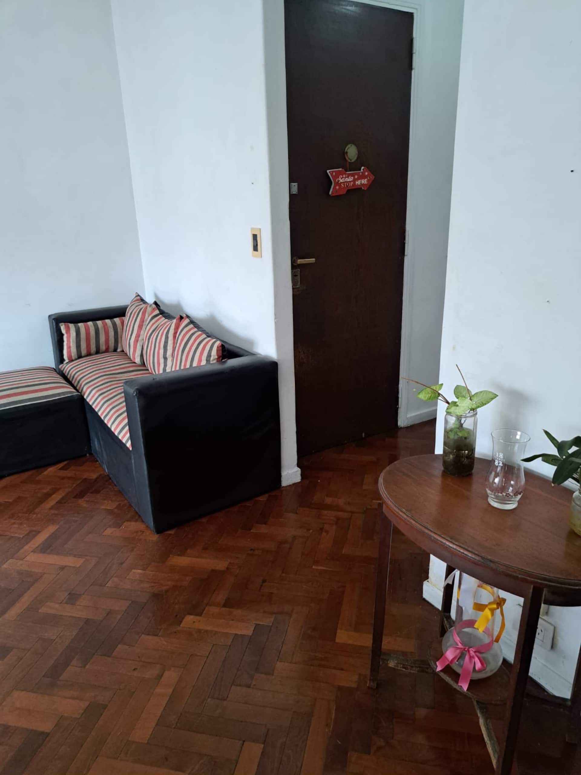 Two-bedroom apartment in Monserrat