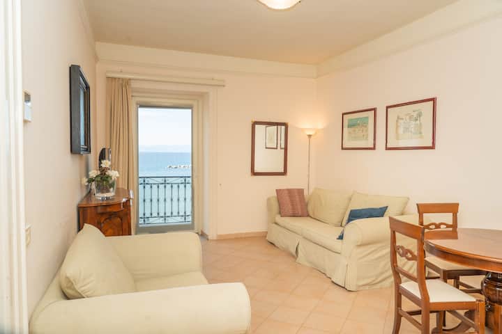 Palazzetto Florio Aparthotel Di Lusso Fronte Mare - Castellabate