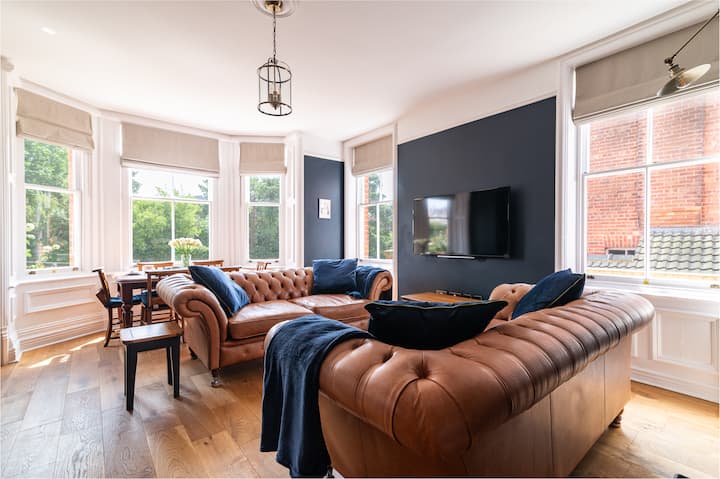 Stunning Victorian Apartment With Parking Whitby - Whitby