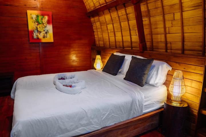 Cabin Poolside Living With Pool And Mountain Views - Kintamani