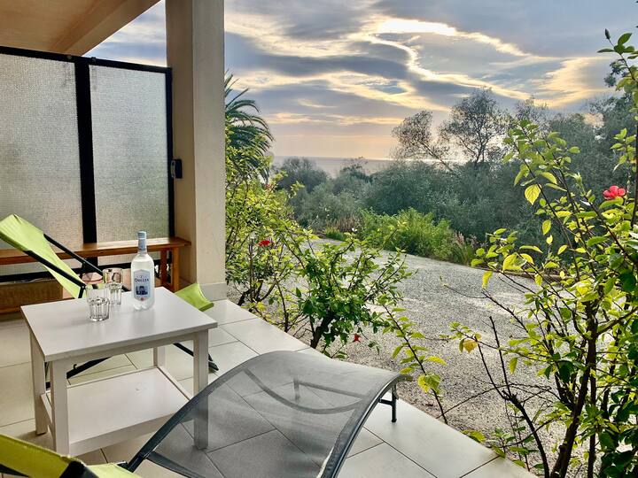 T2 De 50m2 + Terrasse, Vue Mer, Piscine & Parking - Solenzara
