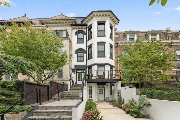 District Gojo - Washington, D.C.