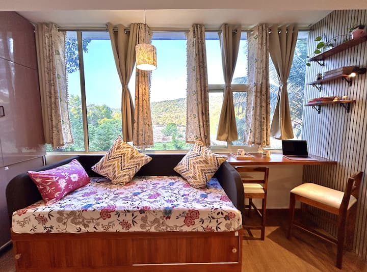 Sashay's Nest-mountain View Studio W/ Pool In Goa - Goa