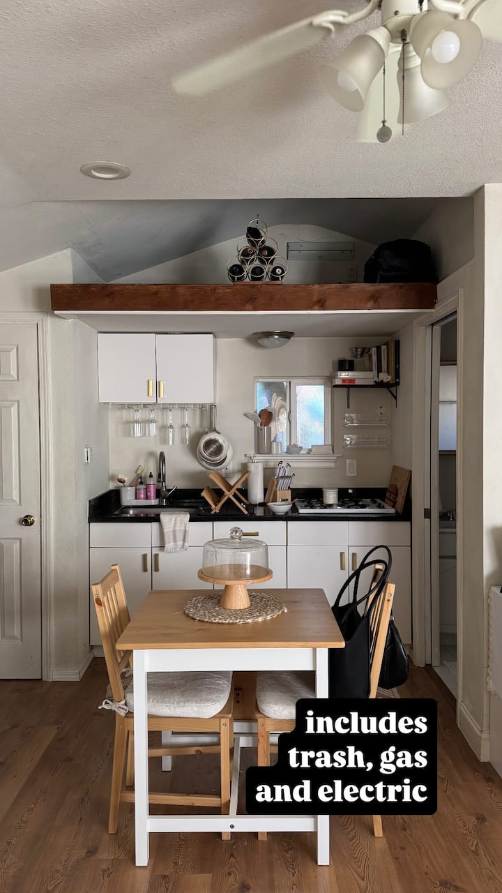 Quaint Studio In The Wine Country (31+ Days) - Yountville, CA