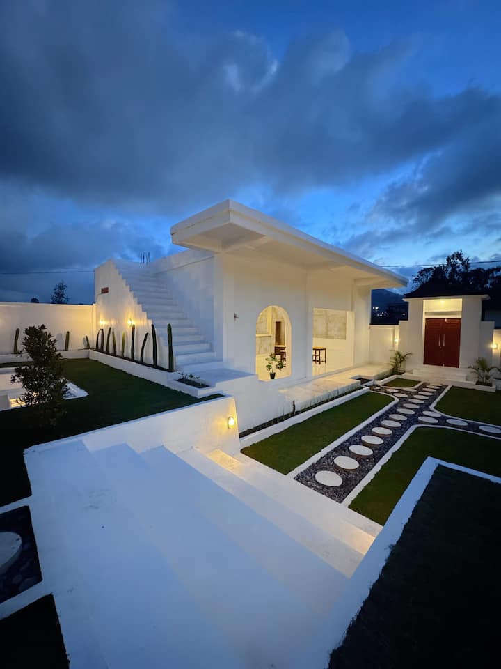 Six Bed Room Cabin At Under Hill Bali - Kintamani