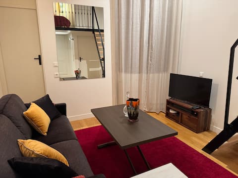 Top performing Airbnb: Cozy apartment in the heart of the city center. in Lyon 1er Arrondissement