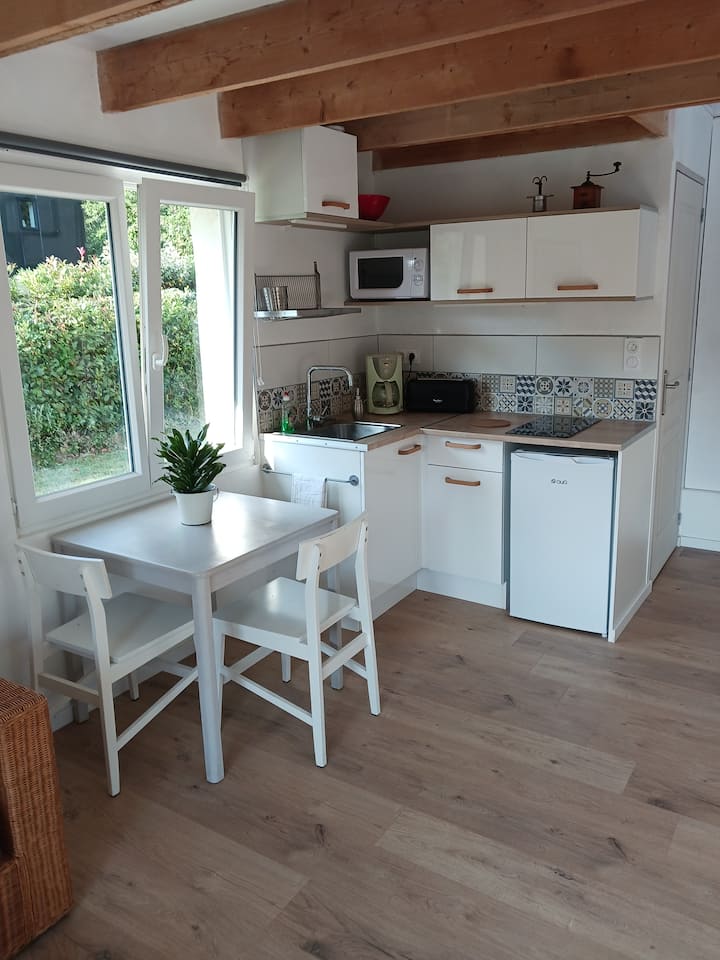 Chambre Privative Et Indépendante, Cuisine Et Sdb - Loctudy