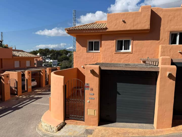 Townhouse Frontside Cabopino Golf, Og Nær Strand - La Cala de Mijas