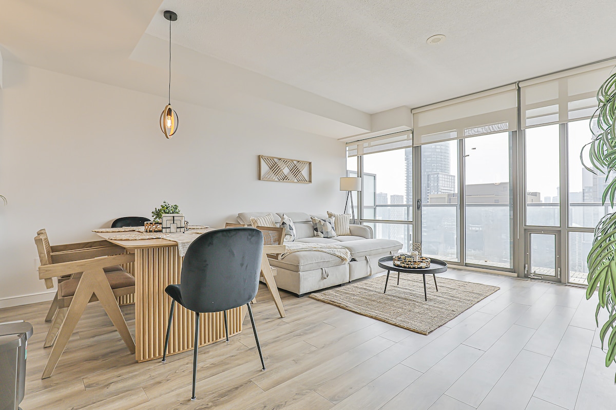 A closer look at Condos With Skyline Views For Rent