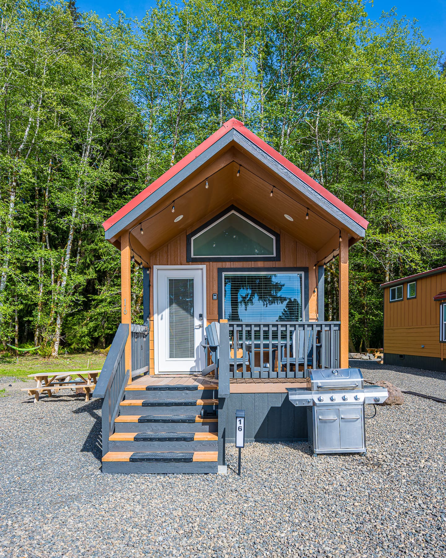 Rainforest Tiny Home Retreat Floral Cottage