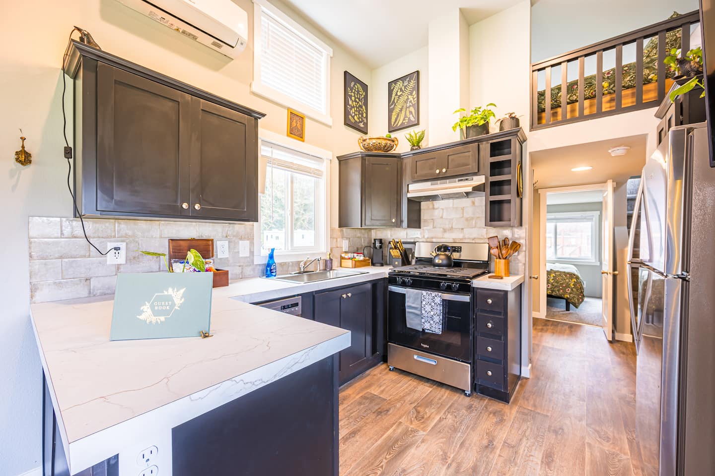 Rainforest Tiny Home Retreat Moody Botanical Suite photo 4