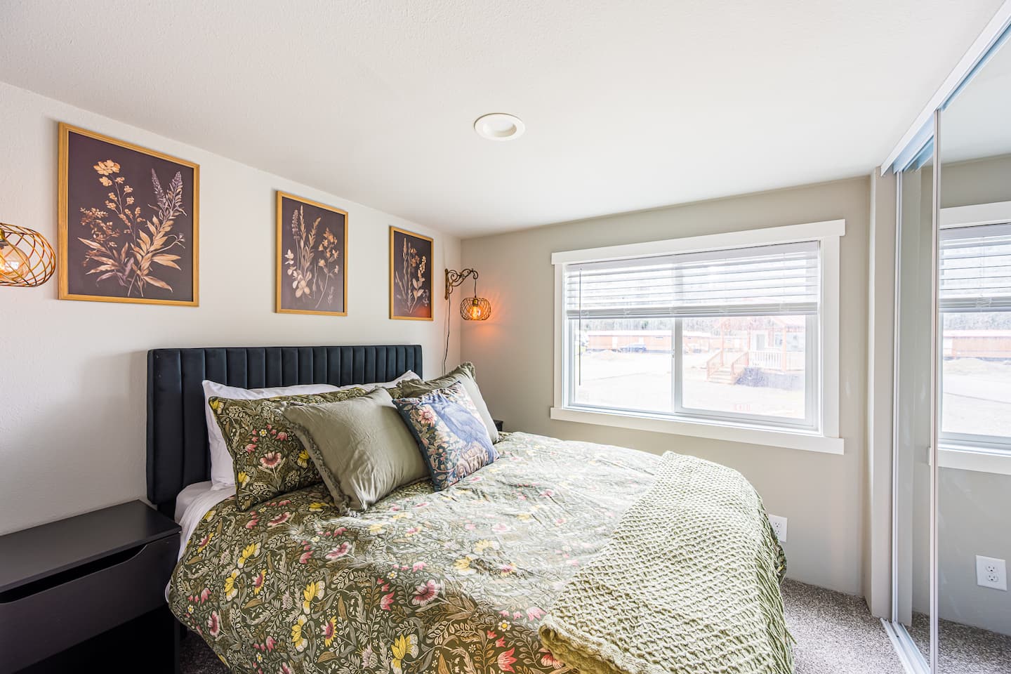 Rainforest Tiny Home Retreat Moody Botanical Suite photo 6