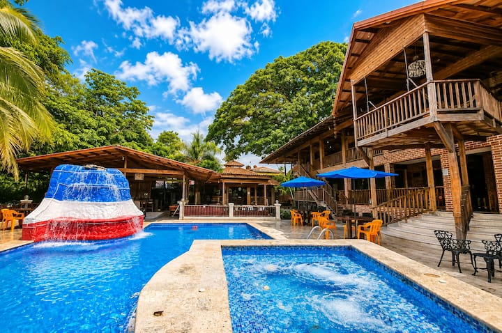 Villa (30) people | Pool | BBQ @drvacationsrental