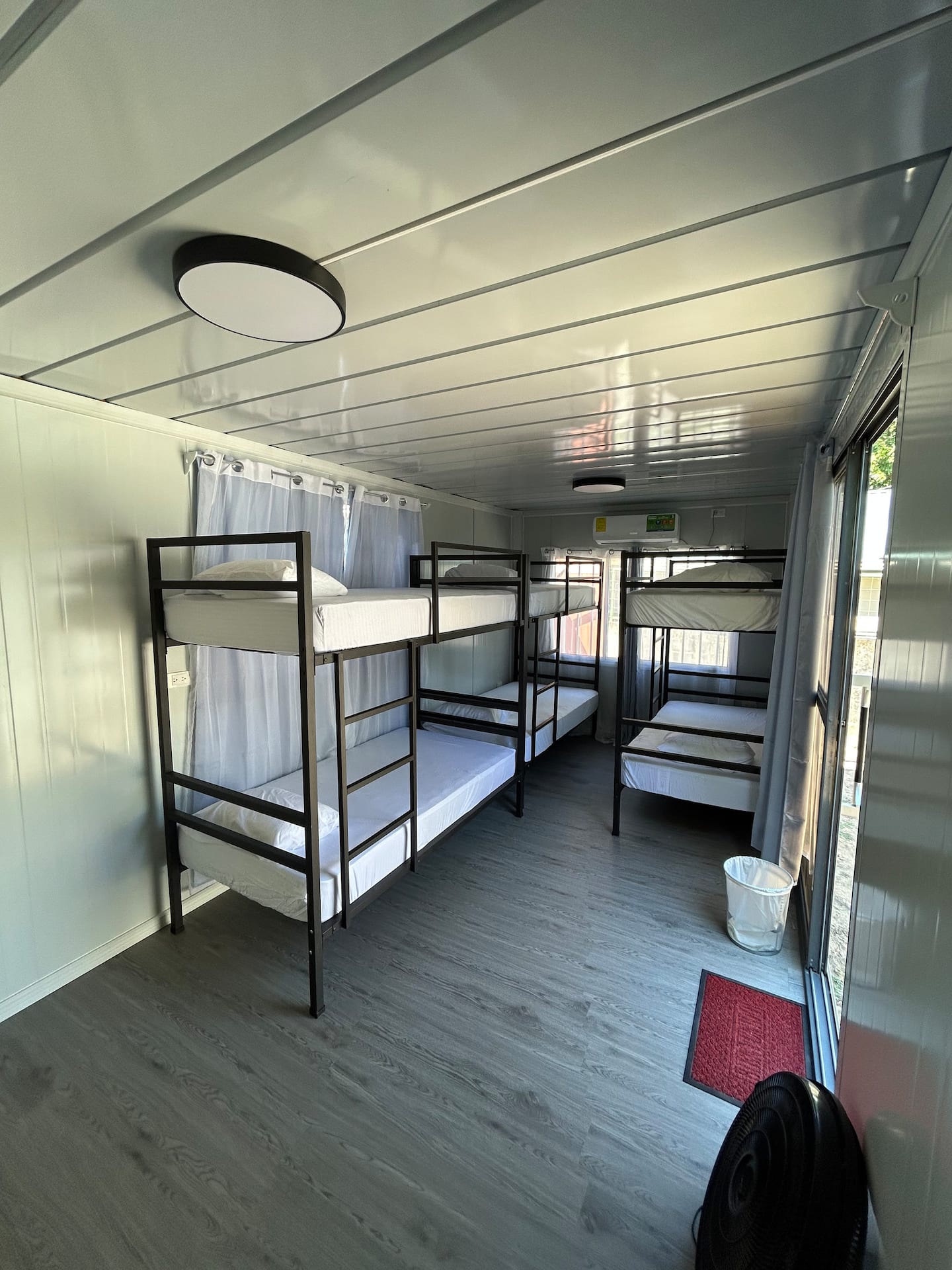 Hostal Wolf — habitación con literas