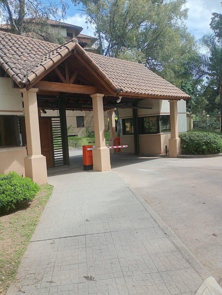 Departamento De Lujo Con Gym, Sauna Y Pileta - Córdoba