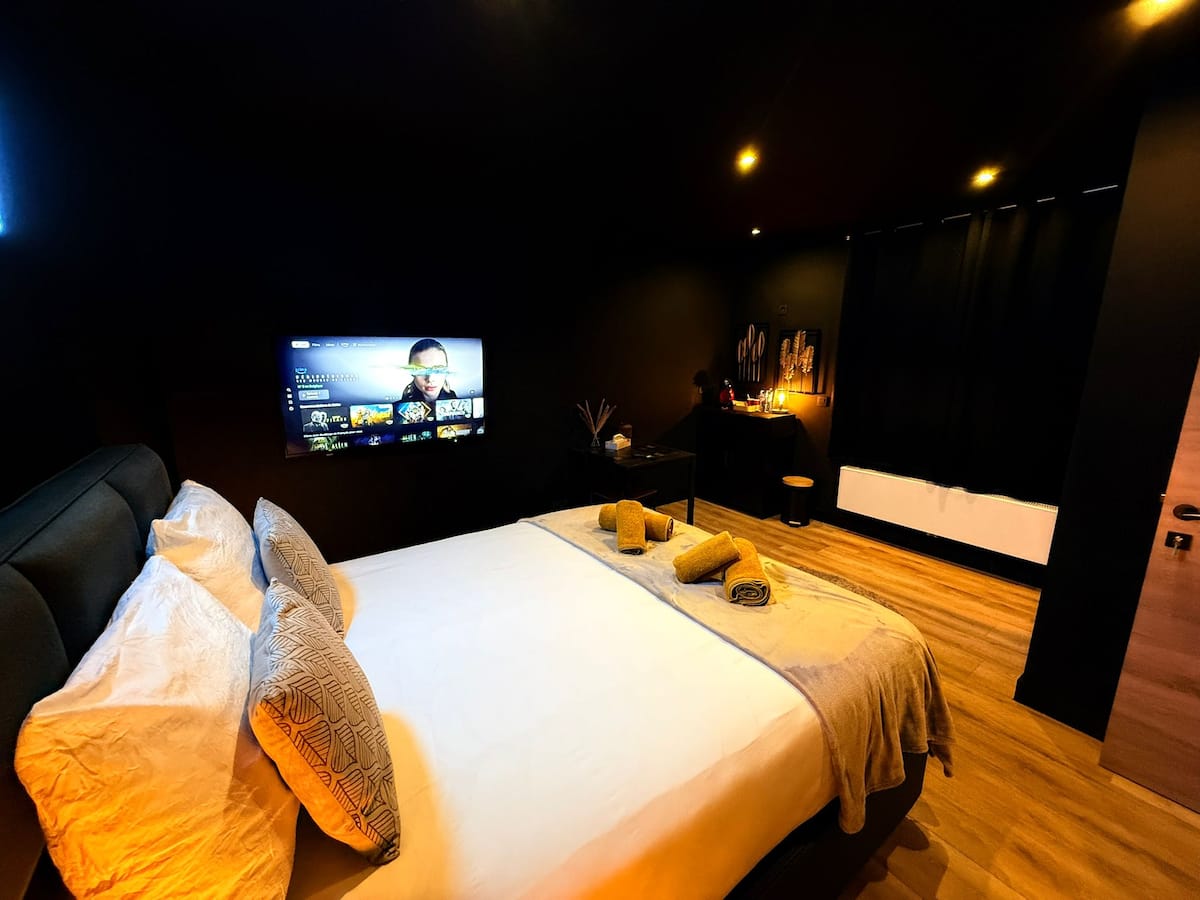 Moon Room 4 — photo 2 sur 15
