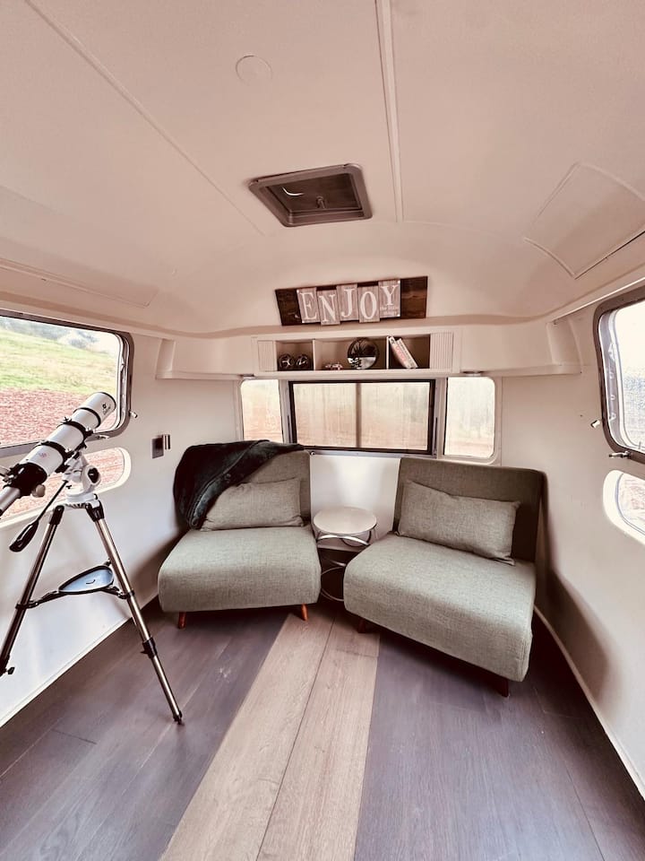 Romantic Airstream Retreat Surrounded By Nature - Magic Mountain, CA