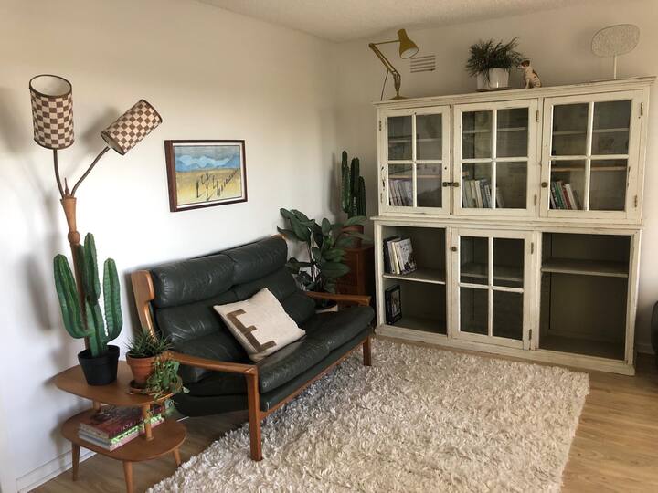 Sunlit Hillside Apartment Near Base Hospital & Cbd - 沃加沃加