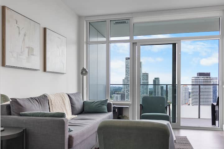 Sun-filled Living Room & Balcony | 1br + Den - Surrey