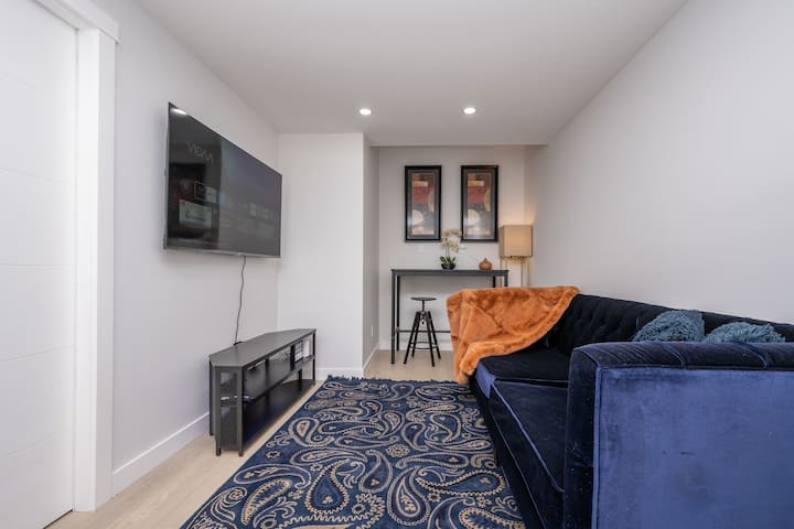 New! Cozy 2br In Glacier Ridge Nw | Family & Work - Calgary