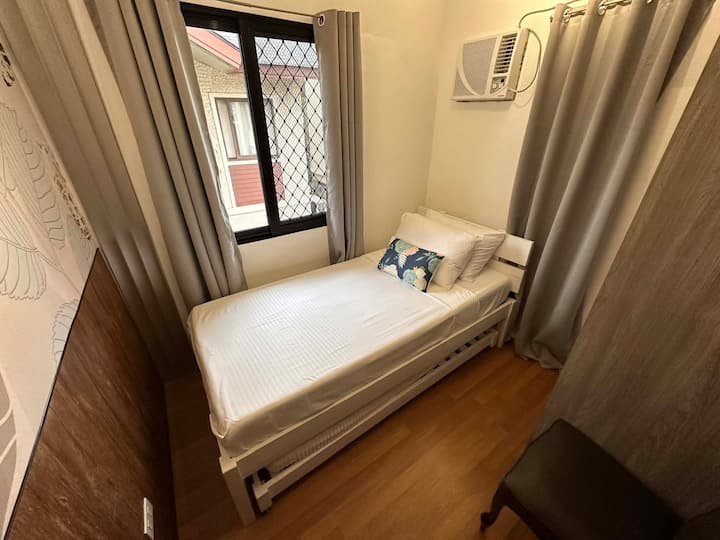 Single Bed Size 36"×75" | Pullout Bed Super Single Size 22"×68"