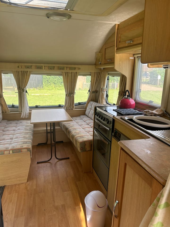 Caravan Sited On Small Farmstead In Wighton - Holkham