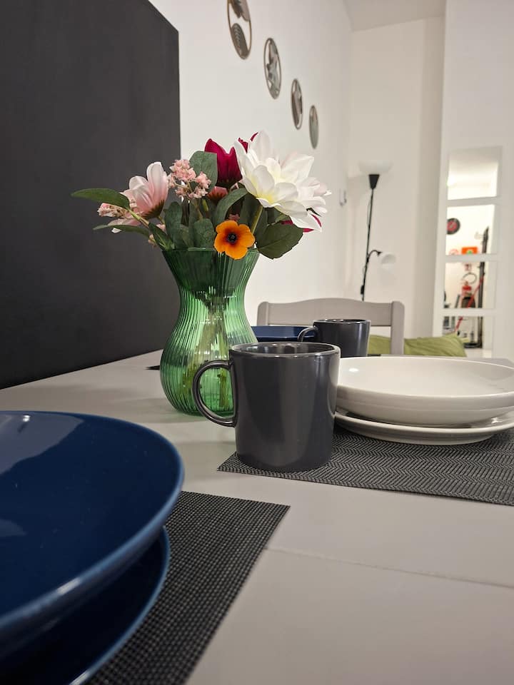 Flower House: Apartment 5 Min To Fiera Milano - Rho