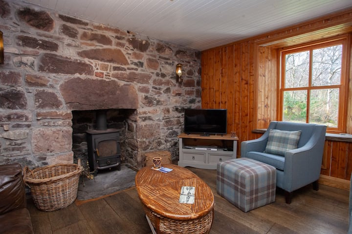 Cosy Cottage With Large Garden And Beach Access - Gairloch
