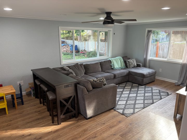 Charming Everett Retreat - Gateway To Puget Sound - Everett, WA