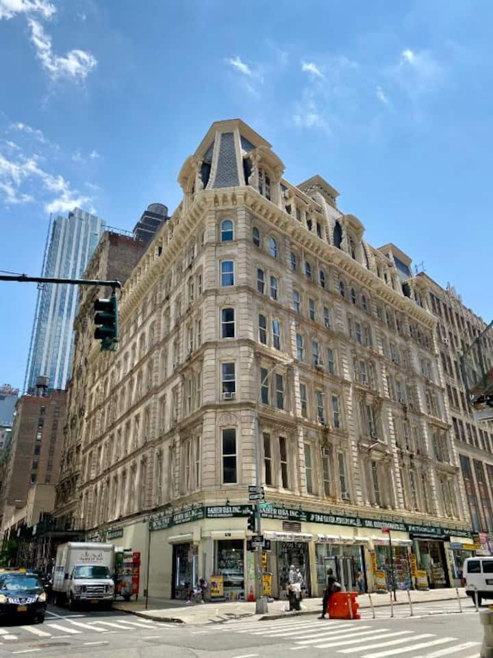 Exclusive Studio 434 | Private Bathroom - Midtown Manhattan - Manhattan